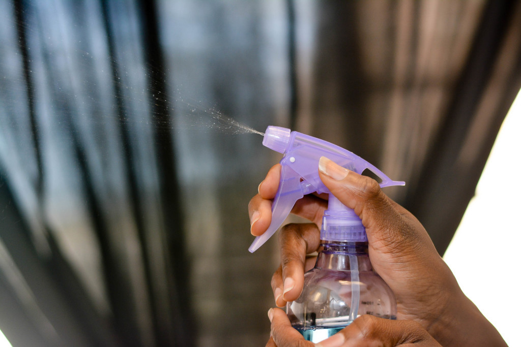 DIY moisturizing protective style spray