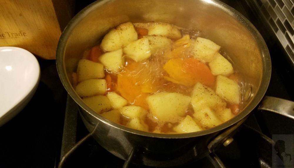 Homemade-baby-food-boiling-2